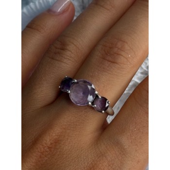 925 Sterling Silver Beautiful Amethyst Ring Size 10