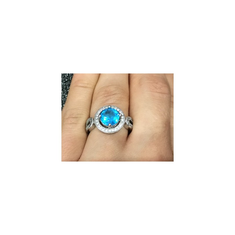 925 Sterling Silver Blue Topaz Ring Size 8