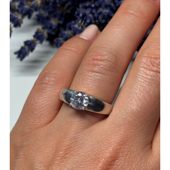 925 Sterling Silver CZ Ring Size 7