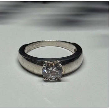 925 Sterling Silver CZ Ring Size 7
