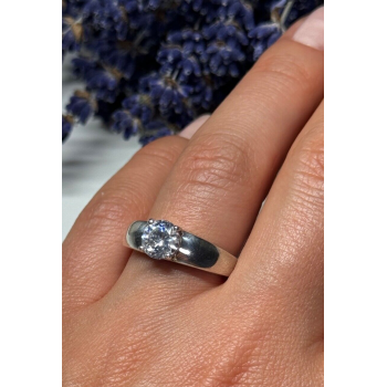 925 Sterling Silver CZ Ring Size 7