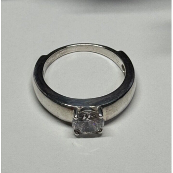 925 Sterling Silver CZ Ring Size 7