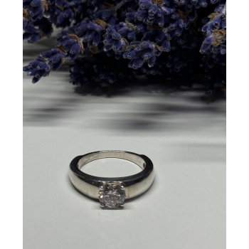 925 Sterling Silver CZ Ring Size 7
