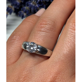 925 Sterling Silver CZ Ring Size 7