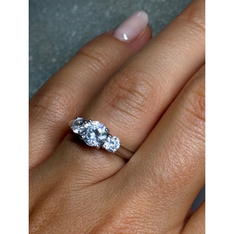 925 Sterling Silver CZ Ring Size 6.5