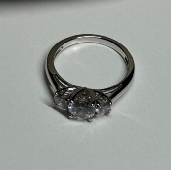 925 Sterling Silver CZ Ring Size 6.5
