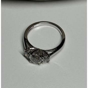 925 Sterling Silver CZ Ring Size 6.5
