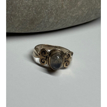 925 Sterling Silver Moonstone Ring Size 4