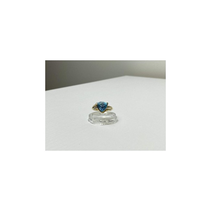 10K YELLOW GOLD TOPAZ & DIAMONDS RING SIZE 7