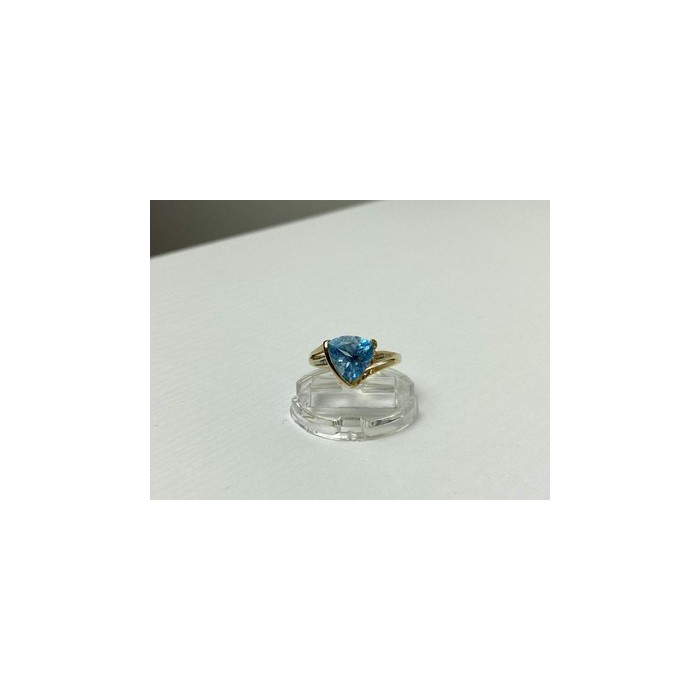 10K YELLOW GOLD TOPAZ & DIAMONDS RING SIZE 7