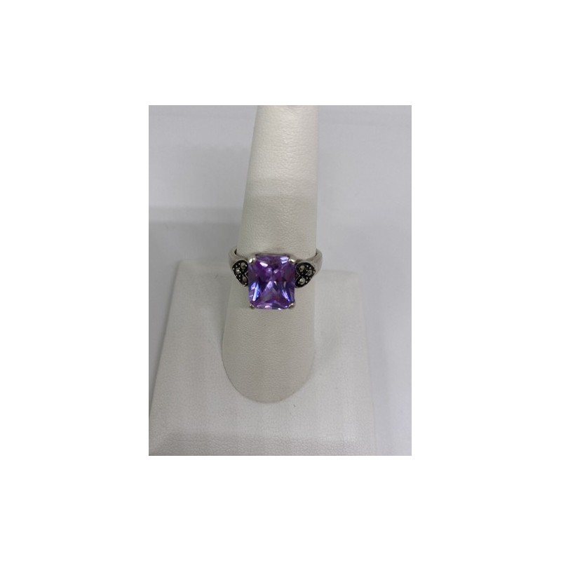 925 Sterling Silver Ring With CZ Size 8