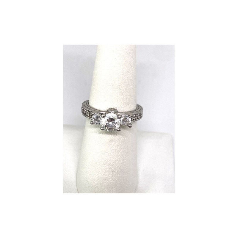925 Sterling Silver Ring With CZ Size 7