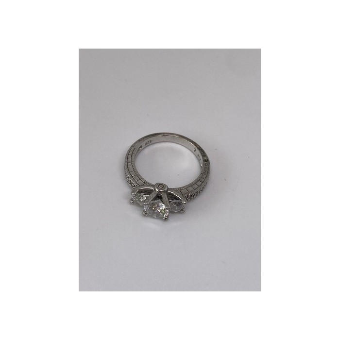 925 Sterling Silver Ring With CZ Size 7