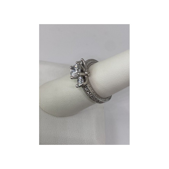 925 Sterling Silver Ring With CZ Size 7