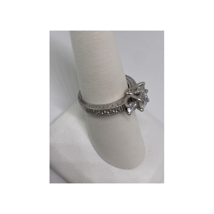 925 Sterling Silver Ring With CZ Size 7