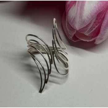 925 Sterling Silver Ring Size 7.5