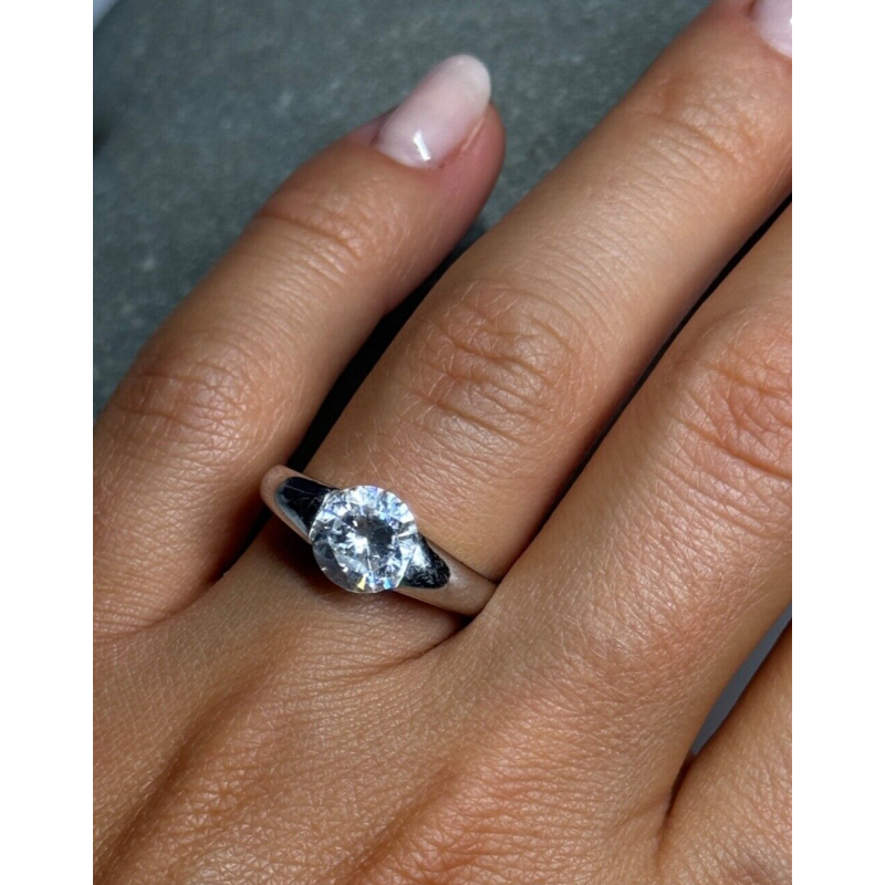925 Sterling Silver CZ Ring Size 7.5