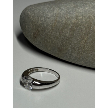 925 Sterling Silver CZ Ring Size 7.5