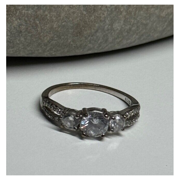 925 Sterling Silver CZ Ring Size 6.5