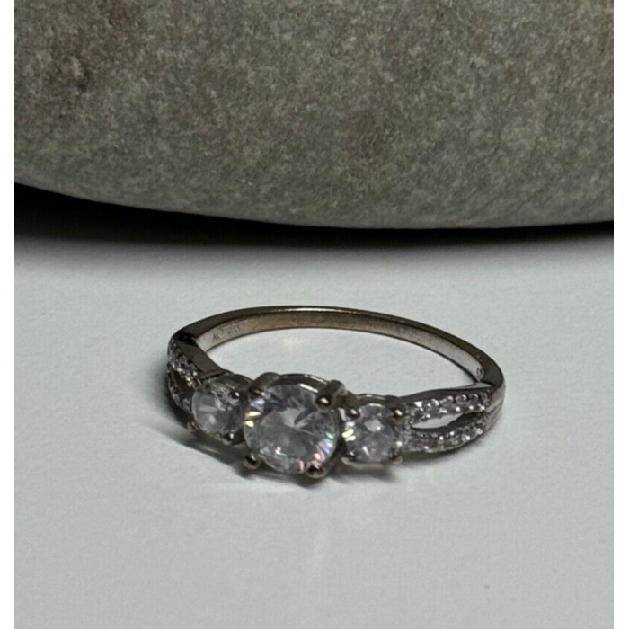 925 Sterling Silver CZ Ring Size 6.5