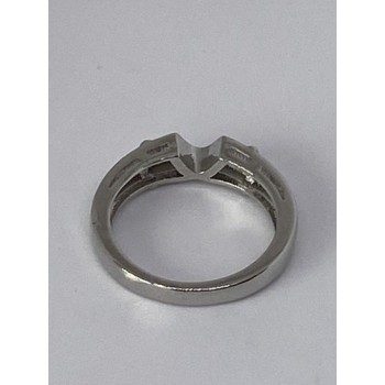 925 Sterling Silver CZ Ring Size 5.5