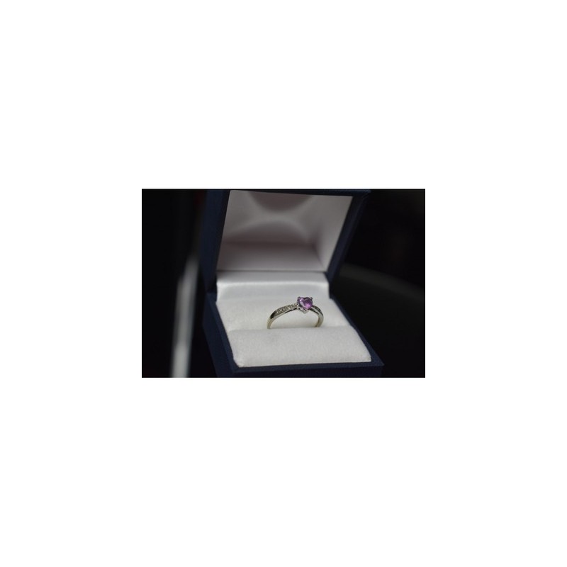 10K WHITE GOLD  AMETHYST & DIAMONDS RING SIZE 8