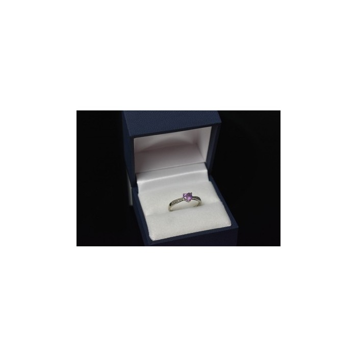10K WHITE GOLD  AMETHYST & DIAMONDS RING SIZE 8