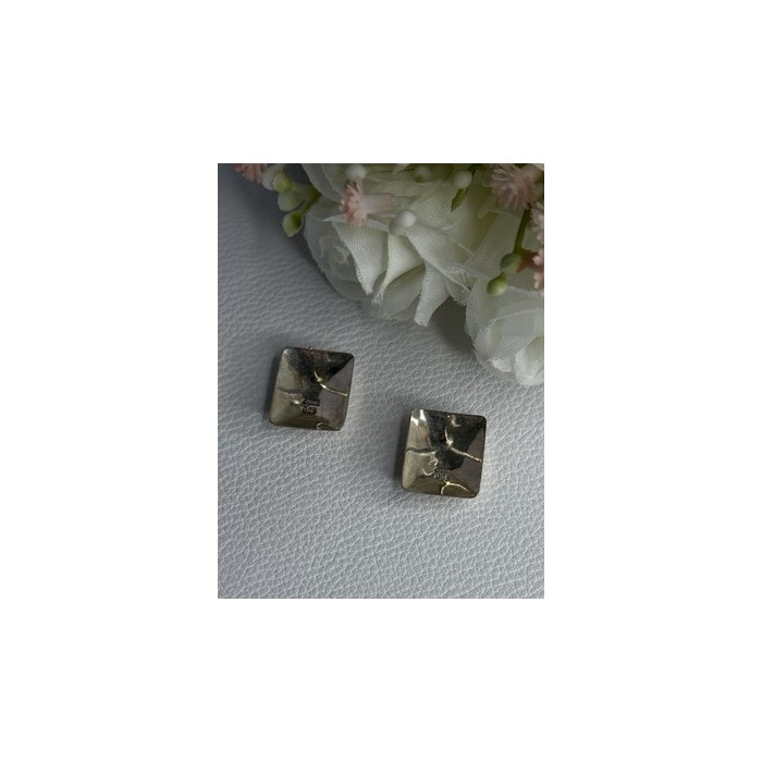 Classy 925 Sterling Silver Carnelian Earrings Length 0.65 Inch