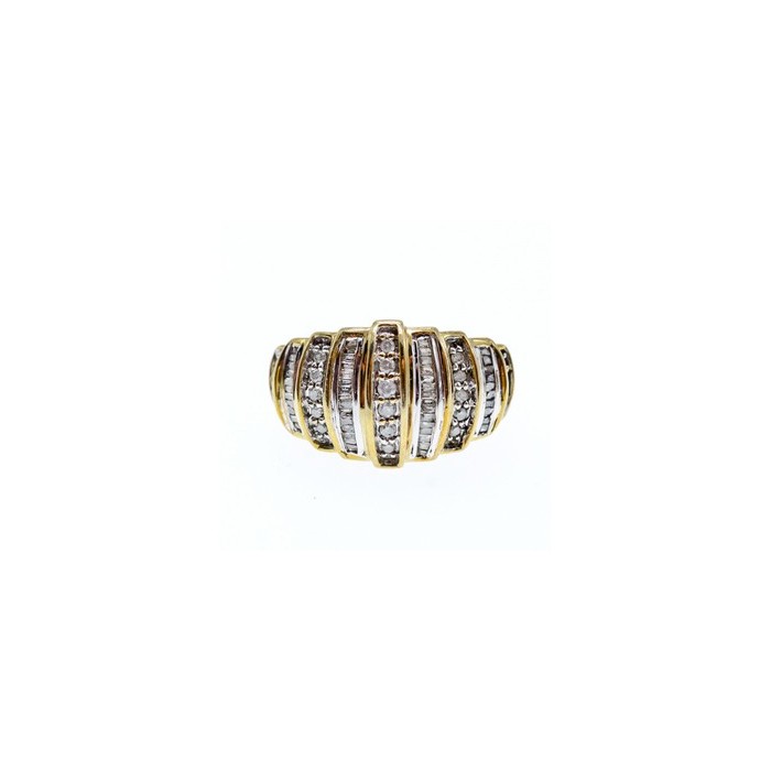 10K YELLOW GOLD DIAMONDS RING SIZE 8
