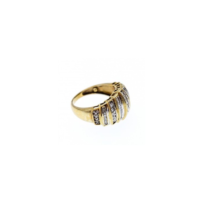 10K YELLOW GOLD DIAMONDS RING SIZE 8