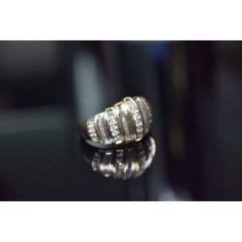 10K YELLOW GOLD DIAMONDS RING SIZE 8