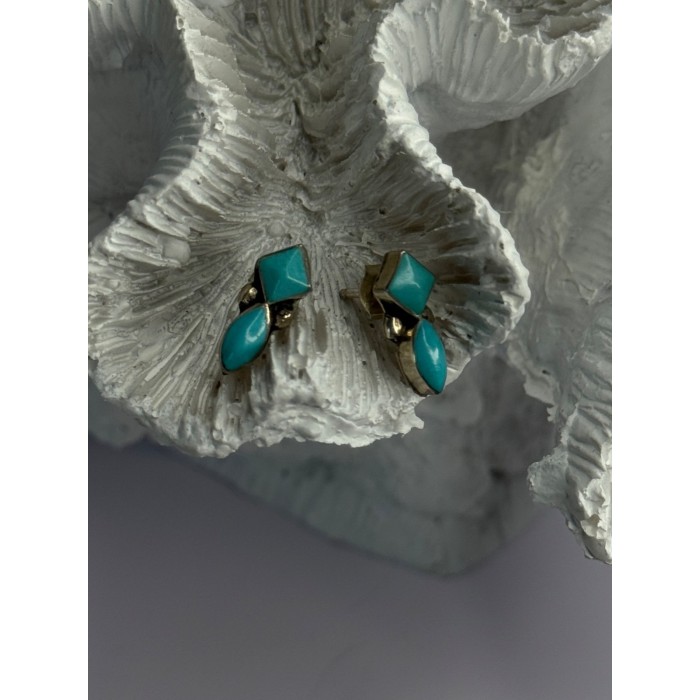 925 Sterling Silver Turquoise Earrings Length 0.50 Inch