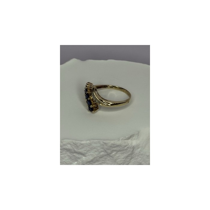 10K YELLOW GOLD BLUE TOPAZ & WHITE TOPAZ RING SIZE 8