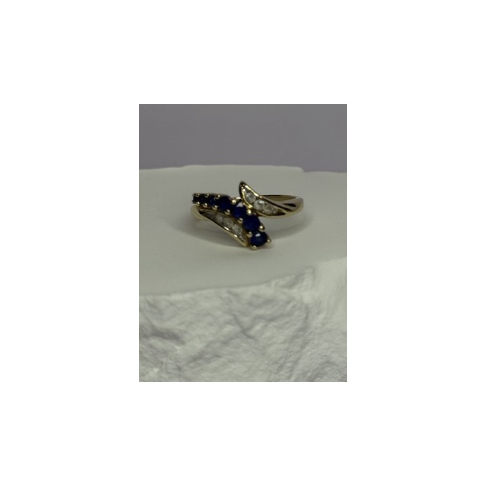 10K YELLOW GOLD BLUE TOPAZ & WHITE TOPAZ RING SIZE 8