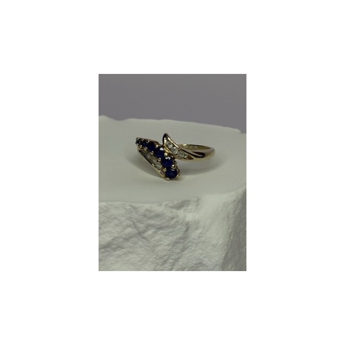10K YELLOW GOLD BLUE TOPAZ & WHITE TOPAZ RING SIZE 8