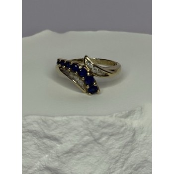 10K YELLOW GOLD BLUE TOPAZ & WHITE TOPAZ RING SIZE 8