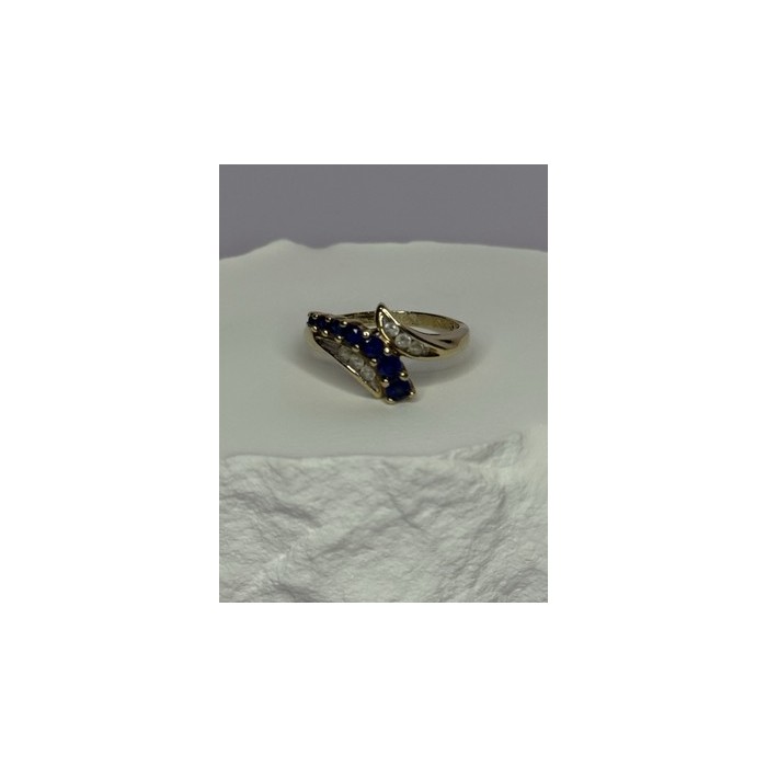 10K YELLOW GOLD BLUE TOPAZ & WHITE TOPAZ RING SIZE 8