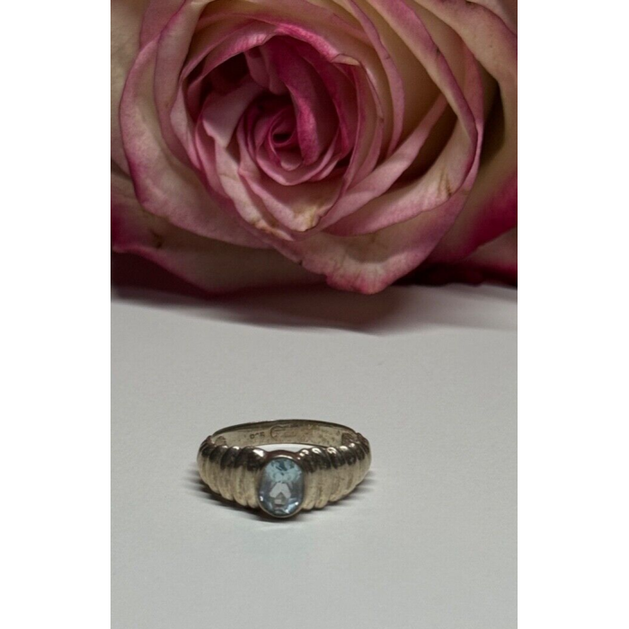 925 Sterling Silver Topaz Ring Size 6