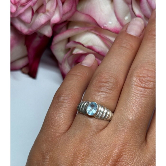 925 Sterling Silver Topaz Ring Size 6