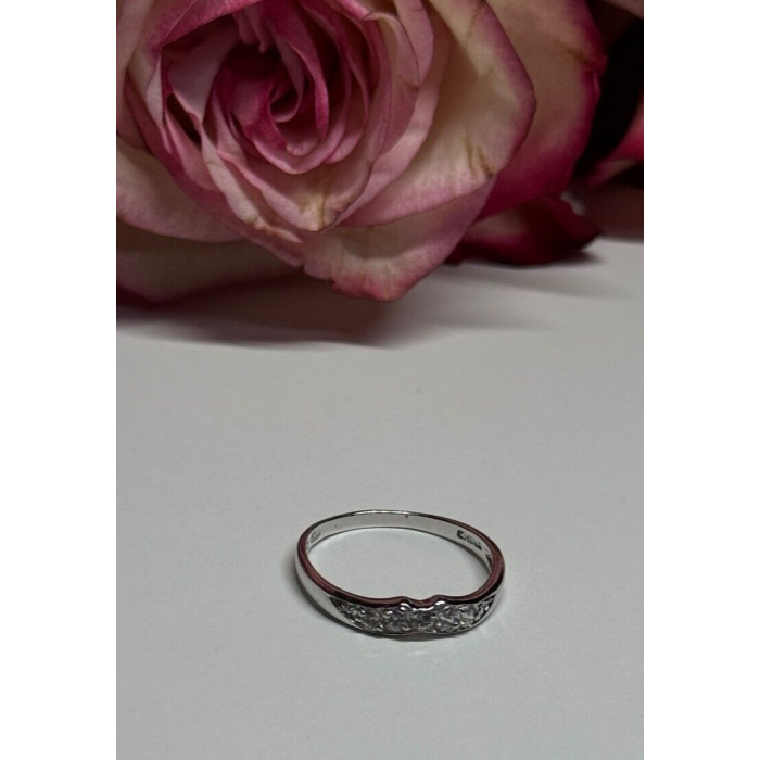 925 Sterling Silver CZ Ring Size 6