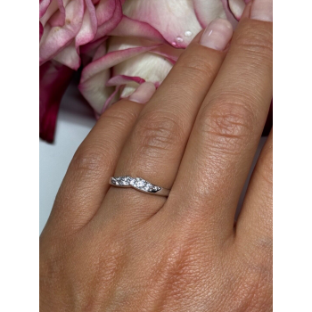 925 Sterling Silver CZ Ring Size 6