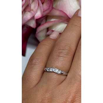 925 Sterling Silver CZ Ring Size 6