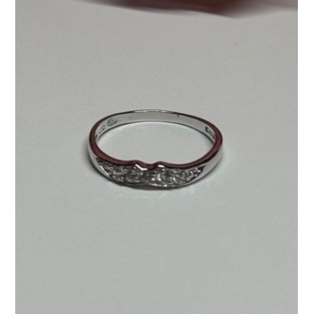 925 Sterling Silver CZ Ring Size 6