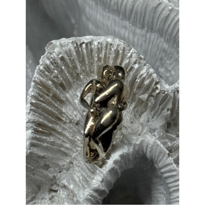 925 Sterling Silver Kamasutra Ring Size 8