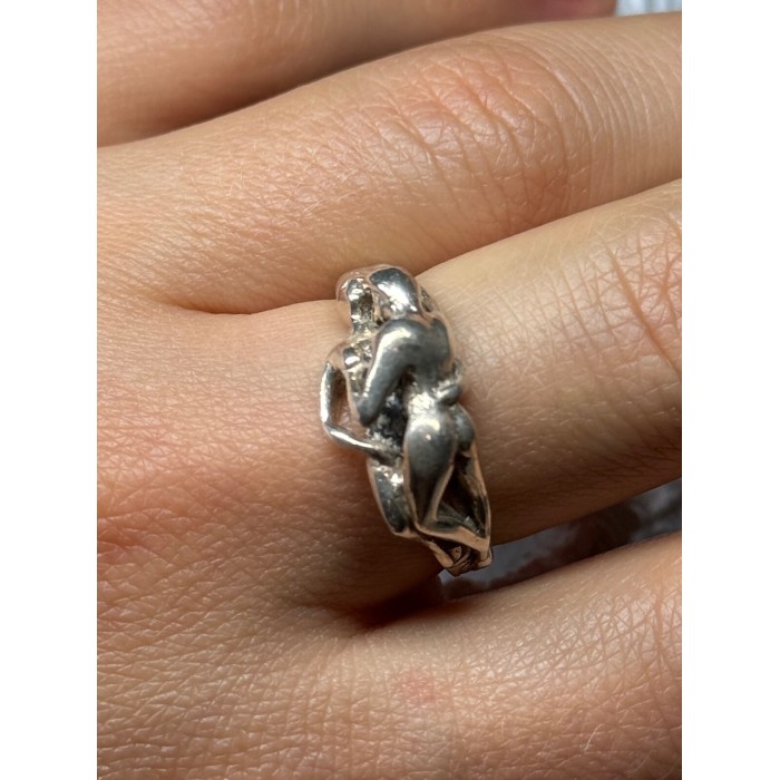 925 Sterling Silver Kamasutra Ring Size 8