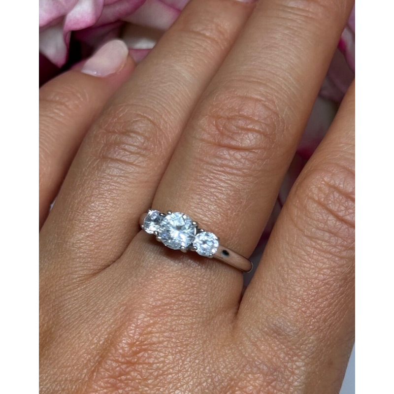 925 Sterling Silver CZ Ring Size 7.5