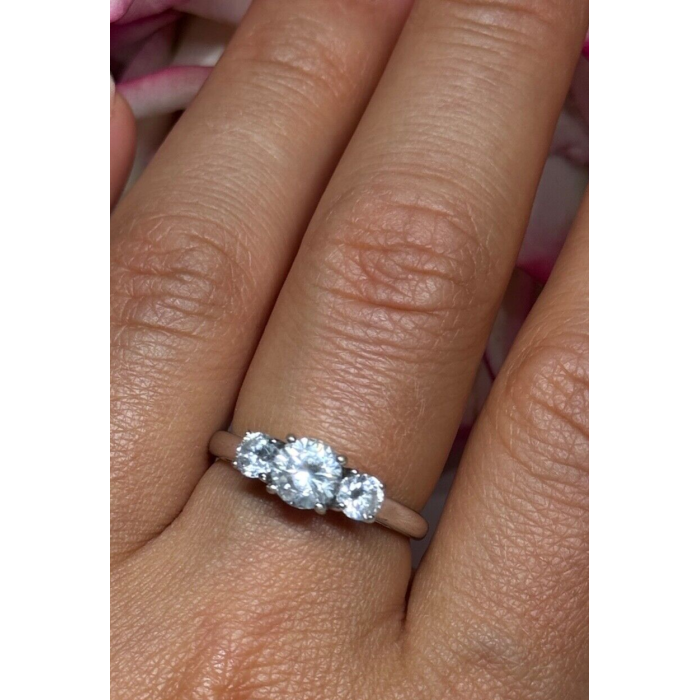 925 Sterling Silver CZ Ring Size 7.5