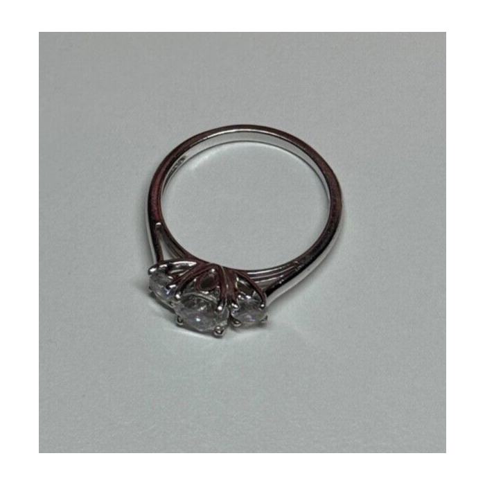 925 Sterling Silver CZ Ring Size 7.5