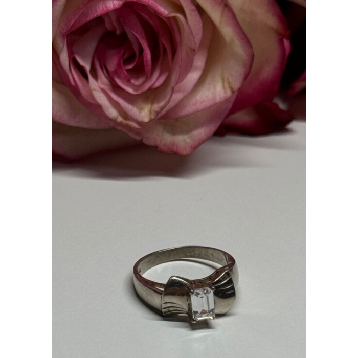 925 Sterling Silver White Topaz Ring Size 6