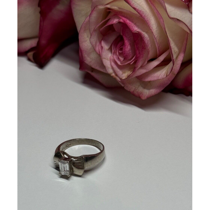 925 Sterling Silver White Topaz Ring Size 6